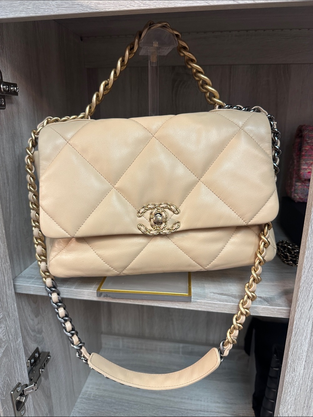 Chanel 19 Quilted Leather shoulder bag